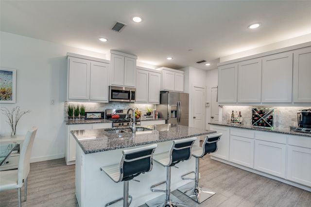 2724 N Splendor Drive, Little Elm, TX 75068