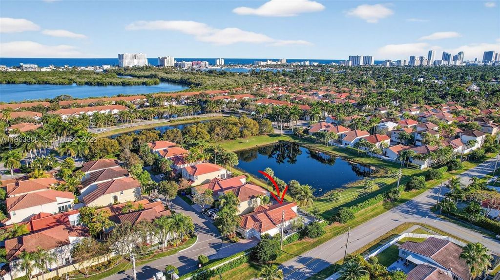 1150 Queen Palm Ct, Hollywood, FL 33019