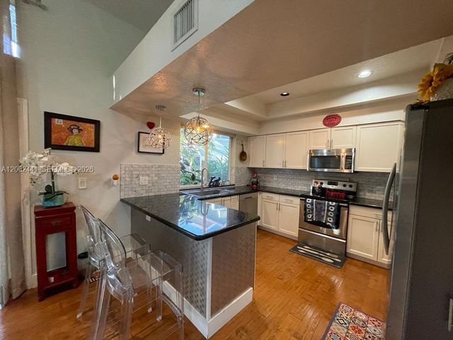 10157 NW 4th St 1, Plantation, FL 33324