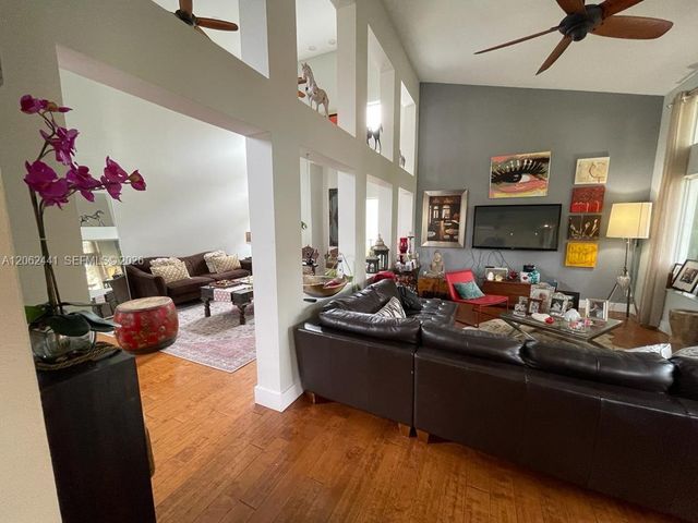 10157 NW 4th St 1, Plantation, FL 33324