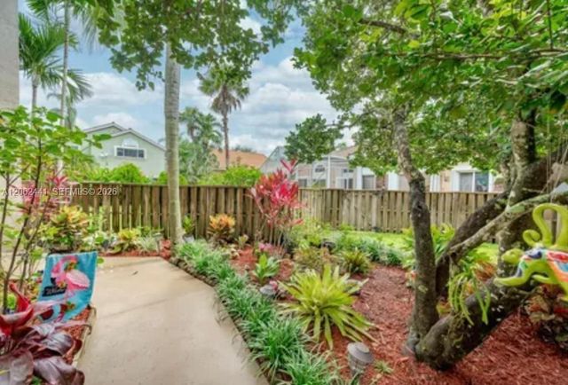 10157 NW 4th St 1, Plantation, FL 33324