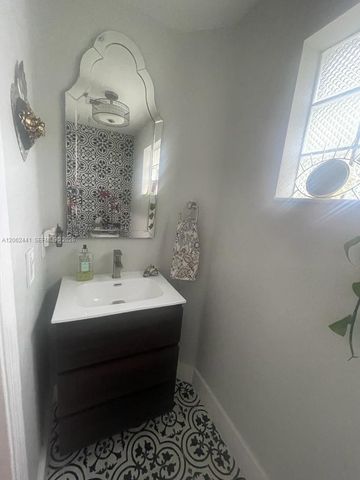 10157 NW 4th St 1, Plantation, FL 33324