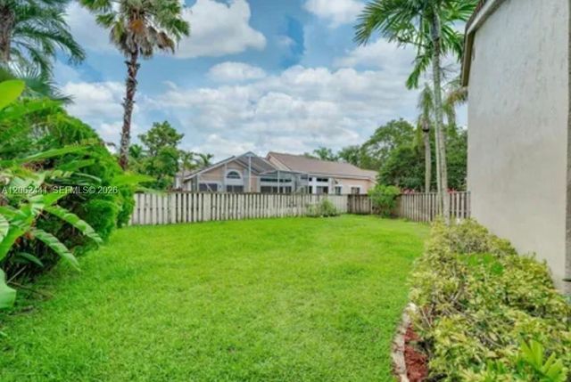 10157 NW 4th St 1, Plantation, FL 33324