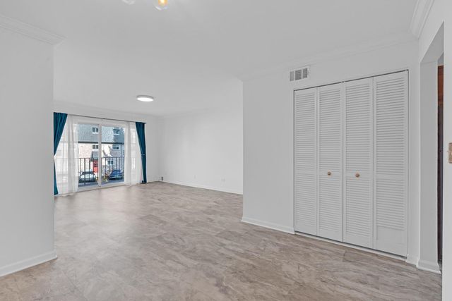 900 S Plum Grove Road 216, Palatine, IL 60067