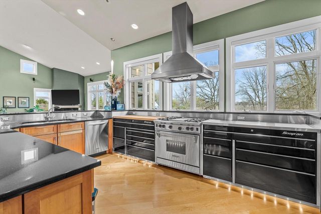 9112 3rd AVENUE, Pleasant Prairie, WI 53158