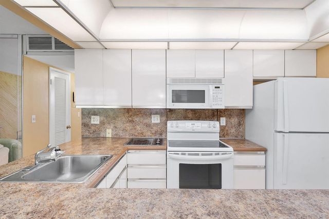 5208 NE 24TH Terrace F124, Fort Lauderdale, FL 33308