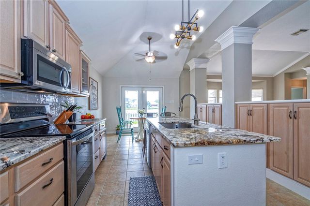 7410 Lake Micala Dr, Corpus Christi, TX 78413