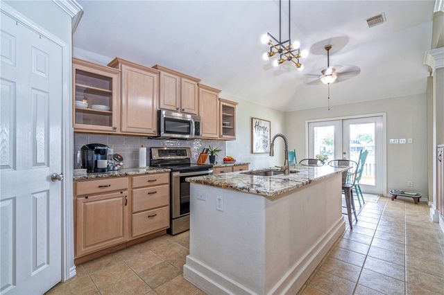 7410 Lake Micala Dr, Corpus Christi, TX 78413