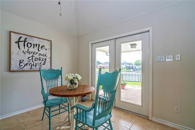 7410 Lake Micala Dr, Corpus Christi, TX 78413