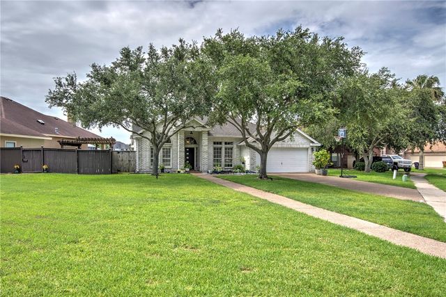 7410 Lake Micala Dr, Corpus Christi, TX 78413
