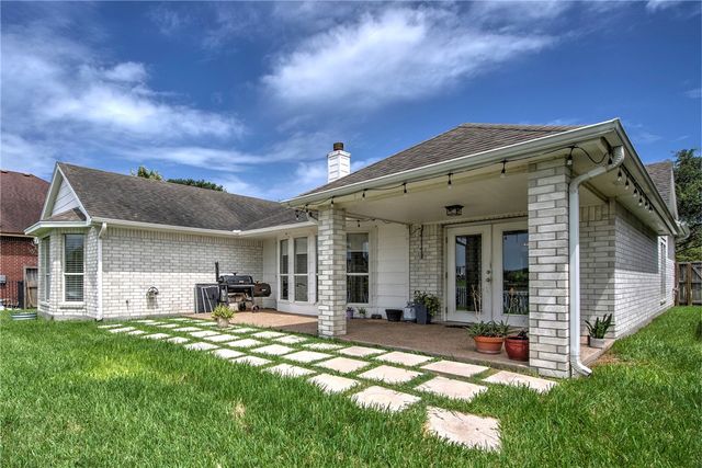 7410 Lake Micala Dr, Corpus Christi, TX 78413