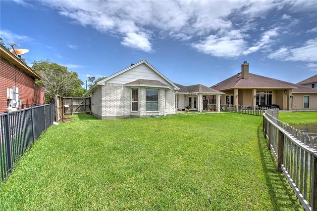7410 Lake Micala Dr, Corpus Christi, TX 78413