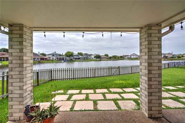 7410 Lake Micala Dr, Corpus Christi, TX 78413