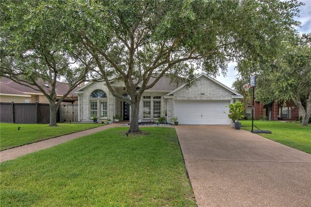 7410 Lake Micala Dr, Corpus Christi, TX 78413
