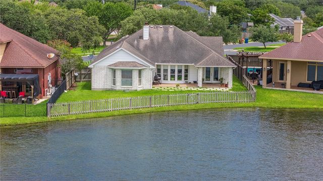 7410 Lake Micala Dr, Corpus Christi, TX 78413