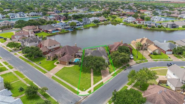 7410 Lake Micala Dr, Corpus Christi, TX 78413