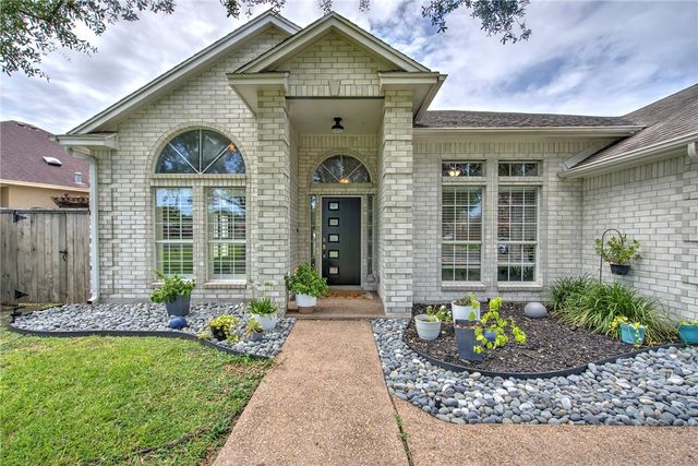 7410 Lake Micala Dr, Corpus Christi, TX 78413