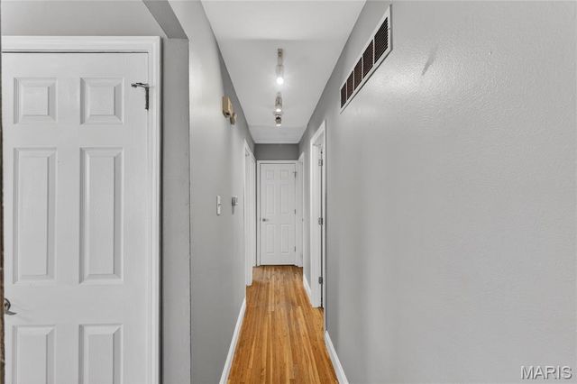 1667 Bronco Lane, St Louis, MO 63146