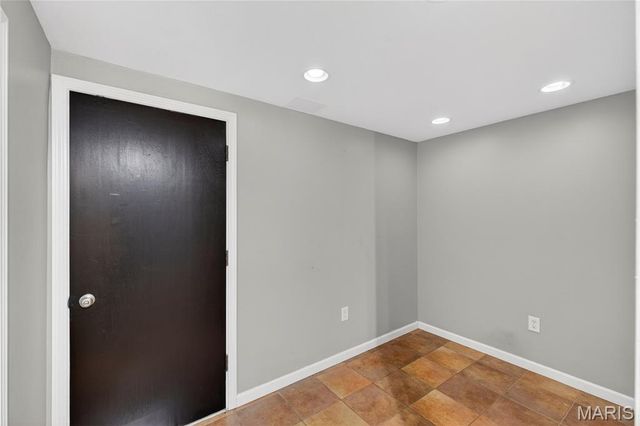 1667 Bronco Lane, St Louis, MO 63146