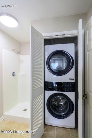 9003 Falcon Crest Ct 104, Louisville, KY 40219