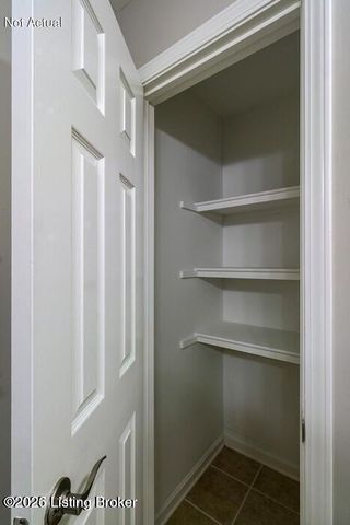 9003 Falcon Crest Ct 104, Louisville, KY 40219