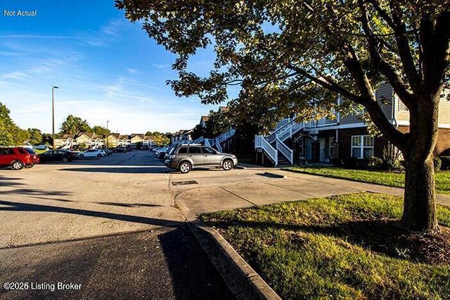9003 Falcon Crest Ct 104, Louisville, KY 40219