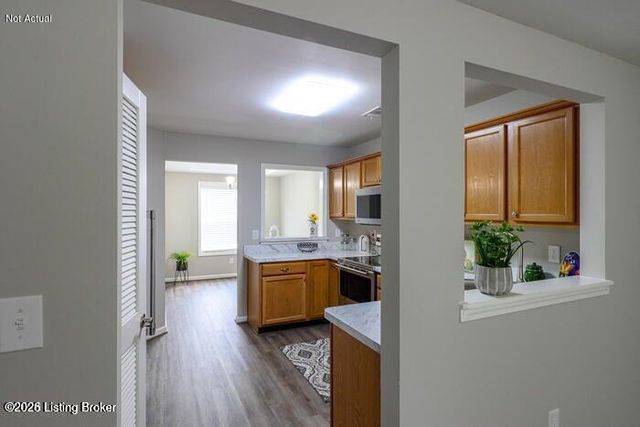 9003 Falcon Crest Ct 104, Louisville, KY 40219