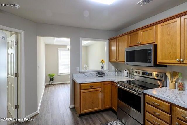 9003 Falcon Crest Ct 104, Louisville, KY 40219