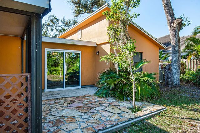 575 Acacia Road, Vero Beach, FL 32963