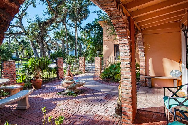 575 Acacia Road, Vero Beach, FL 32963