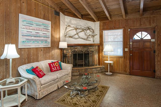 575 Acacia Road, Vero Beach, FL 32963