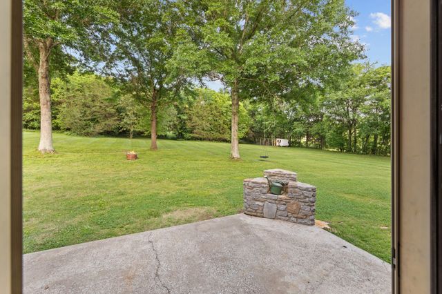 1267 Walnut Hill Rd, Lebanon, TN 37090