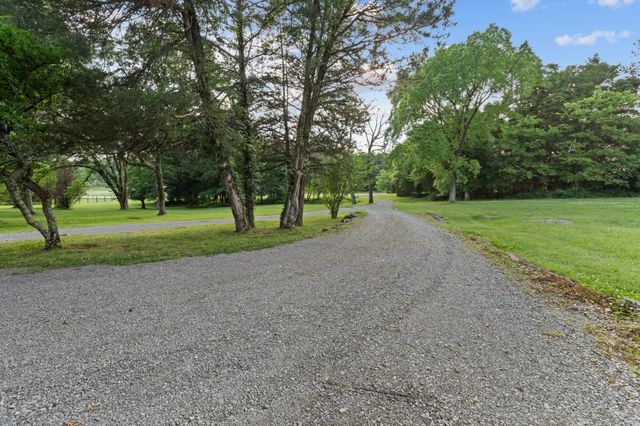 1267 Walnut Hill Rd, Lebanon, TN 37090