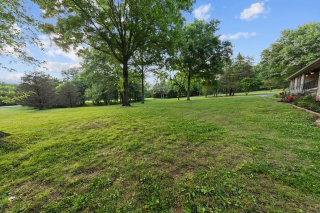 1267 Walnut Hill Rd, Lebanon, TN 37090
