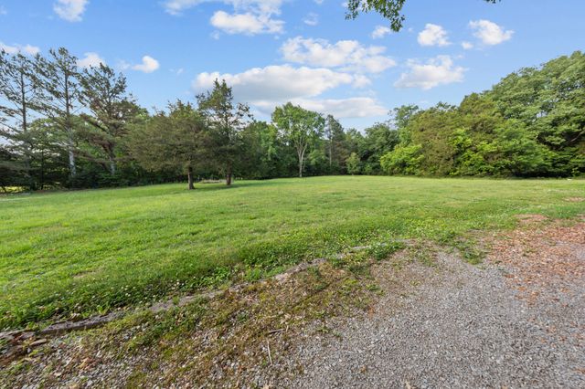 1267 Walnut Hill Rd, Lebanon, TN 37090