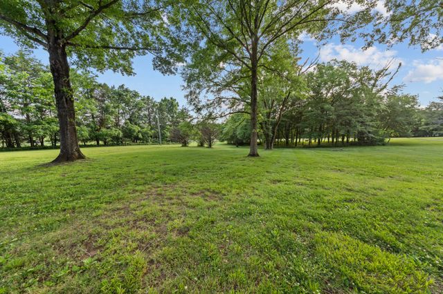 1267 Walnut Hill Rd, Lebanon, TN 37090