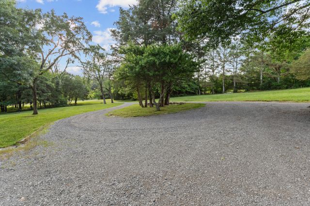 1267 Walnut Hill Rd, Lebanon, TN 37090