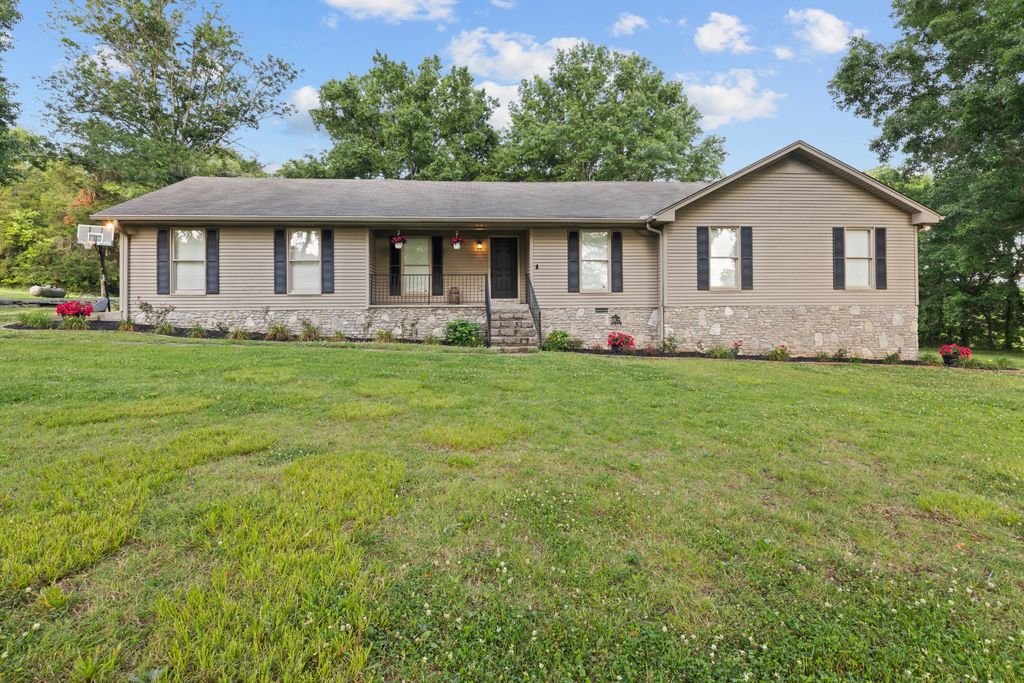 1267 Walnut Hill Rd, Lebanon, TN 37090