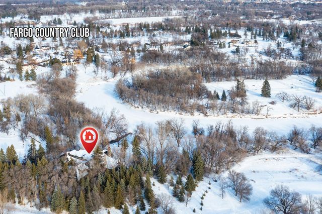 1102 32nd Avenue S, Fargo, ND 58103