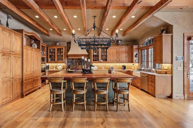 1102 32nd Avenue S, Fargo, ND 58103