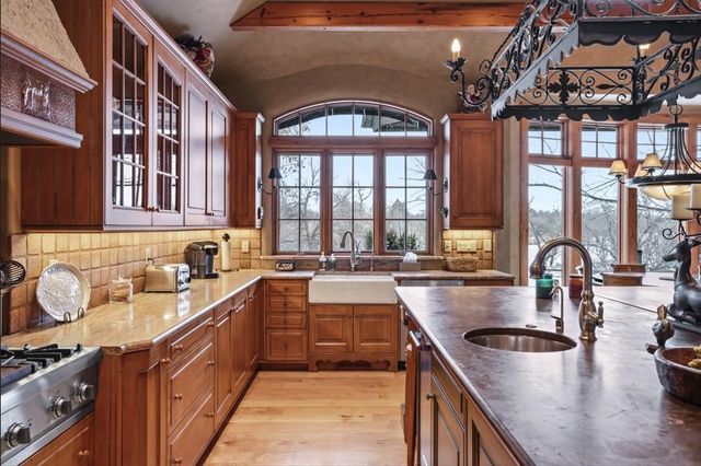 1102 32nd Avenue S, Fargo, ND 58103