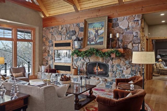 1102 32nd Avenue S, Fargo, ND 58103