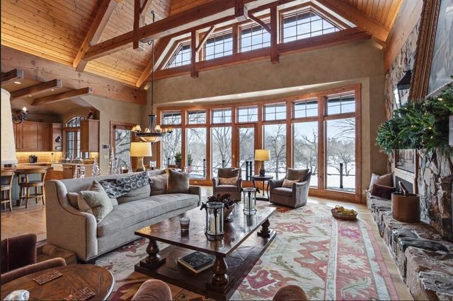 1102 32nd Avenue S, Fargo, ND 58103