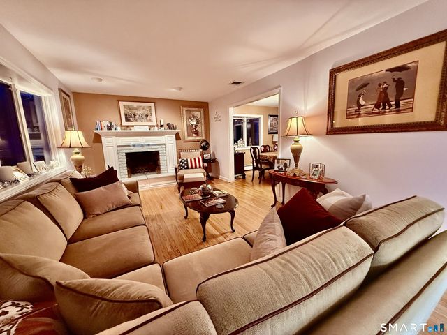 934 Jeremy Swamp Road, Southbury, CT 06488