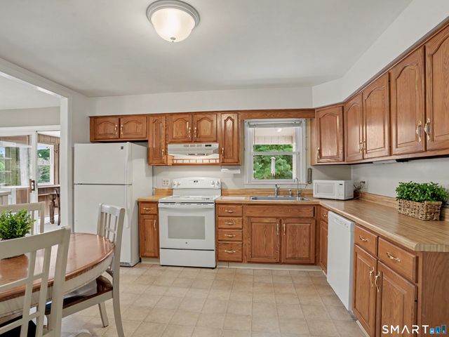 934 Jeremy Swamp Road, Southbury, CT 06488