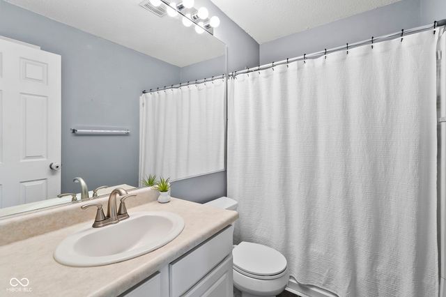 632 Hollowood Lane, Avon, IN 46123