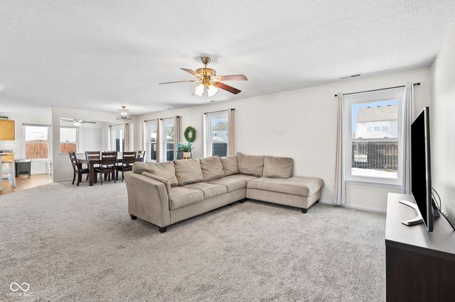 632 Hollowood Lane, Avon, IN 46123