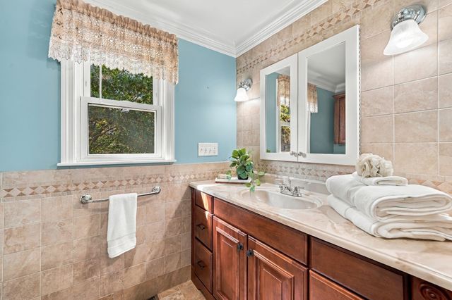 32 Alvin Street, Methuen, MA 01844