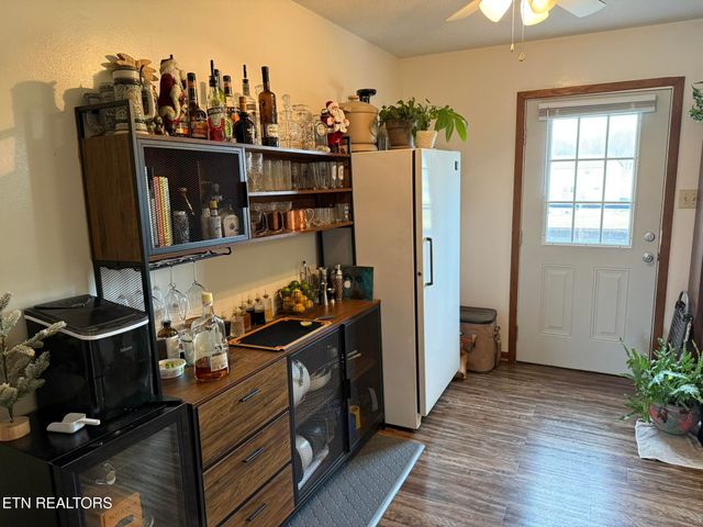 1922 Topside Rd, Louisville, TN 37777