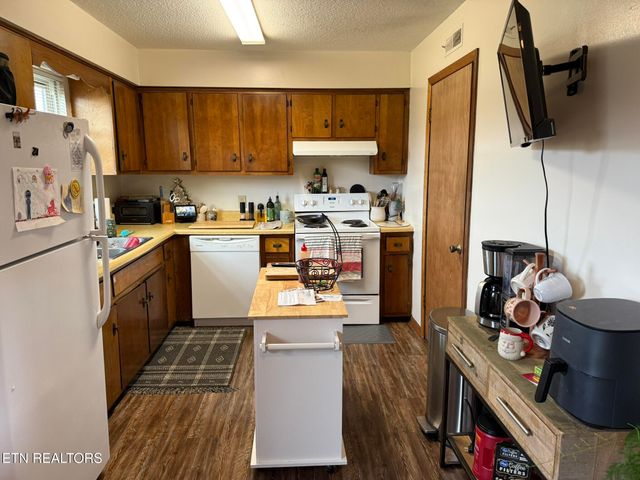 1922 Topside Rd, Louisville, TN 37777